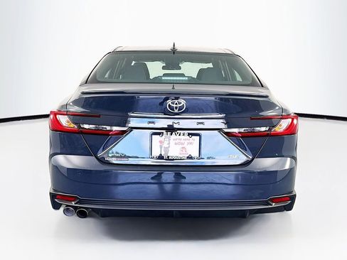 Used 2025 Toyota Camry SE image 7