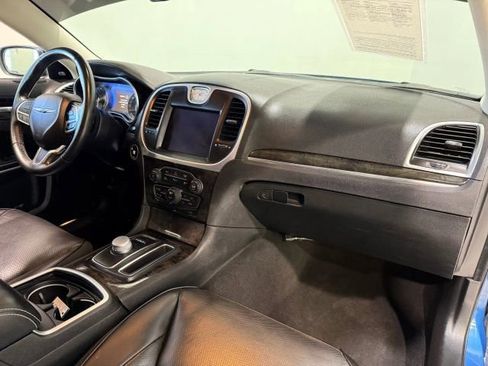 Used 2022 Chrysler 300 Touring L w/ Safetytec Plus Group image 27