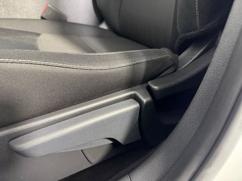 Used 2025 Nissan Sentra SV FWD image 22
