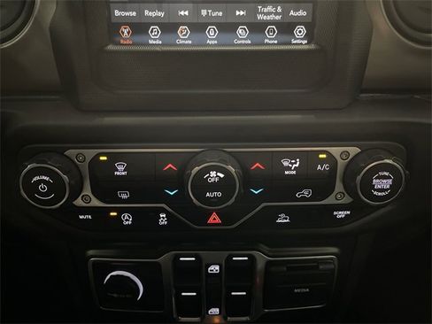 Used 2021 Jeep Gladiator Sport image 20