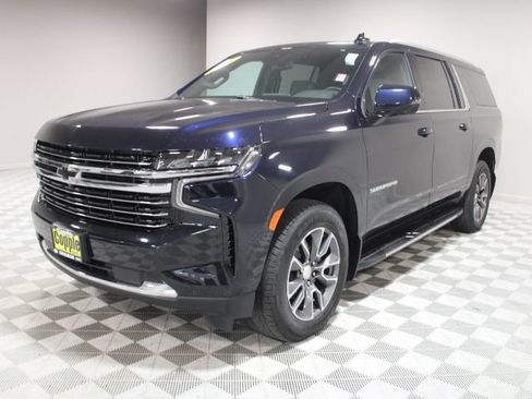 Used 2023 Chevrolet Suburban LT w/ Luxury Package AWD/4WD image 6