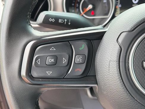 Used 2023 Jeep Gladiator Sport AWD/4WD image 22