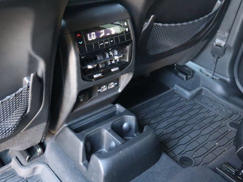 Used 2024 Jeep Grand Cherokee L Altitude AWD/4WD image 21