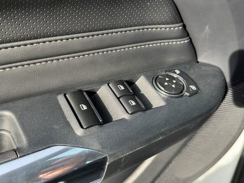 Used 2025 Ford Mustang Premium image 32