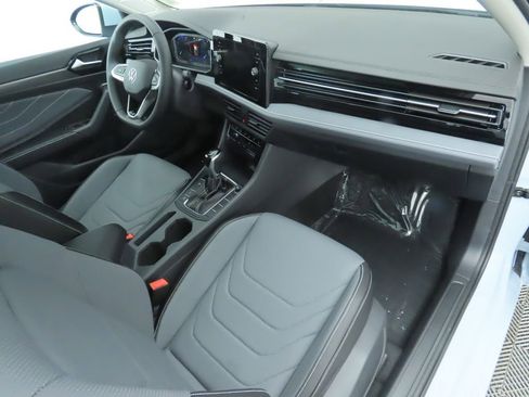 New 2026 Volkswagen Jetta SEL image 18