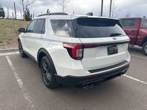 Used 2025 Ford Explorer ST image 6