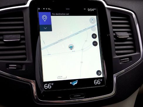 Used 2020 Volvo XC90 T5 Momentum w/ Protection Package Premier image 12