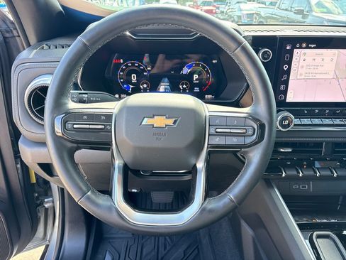 Used 2025 Chevrolet Colorado LT w/ LT Convenience Package RWD image 17
