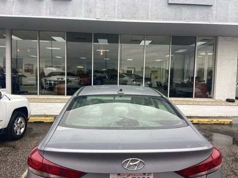 Used 2017 Hyundai Elantra Limited w/ Limited Tech Package 04 image 5