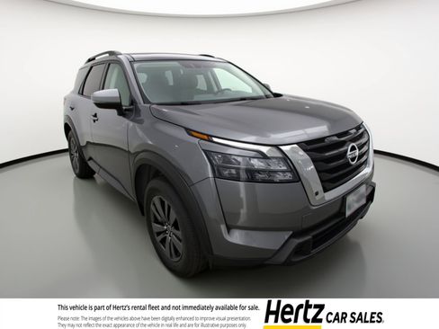 Used 2025 Nissan Pathfinder SV image 1