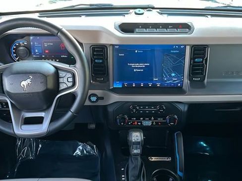 Used 2024 Ford Bronco Wildtrak image 4