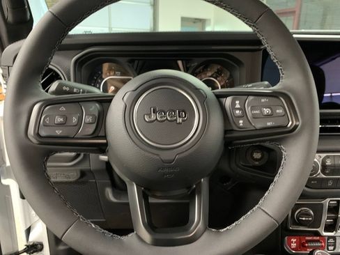 Used 2026 Jeep Gladiator Rubicon AWD/4WD image 23