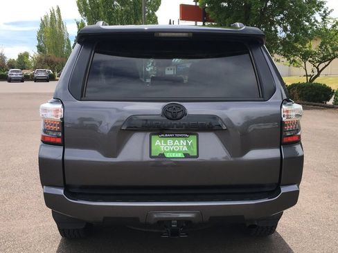 Used 2020 Toyota 4Runner Venture w/ Moonroof Package AWD/4WD image 5