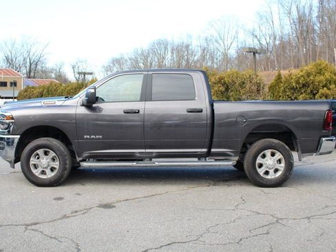 Used 2025 RAM 2500 Big Horn AWD/4WD image 6
