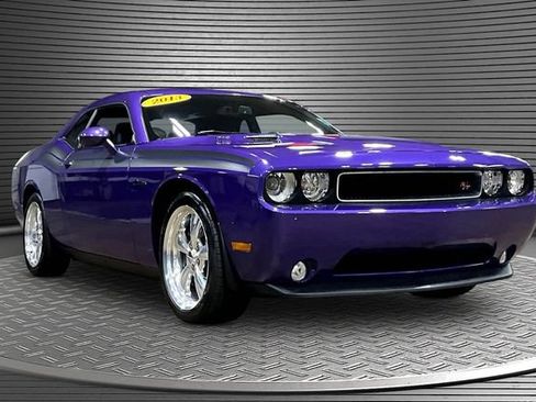Used 2013 Dodge Challenger R/T RWD image 3