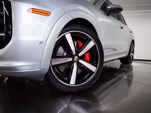 New 2026 Porsche Cayenne S AWD/4WD image 12
