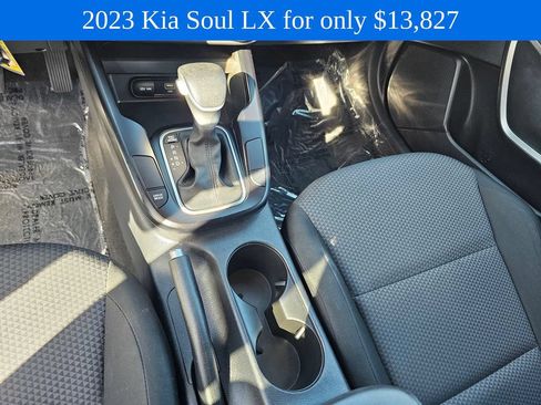 Used 2023 Kia Soul LX w/ LX Technology Package FWD image 28
