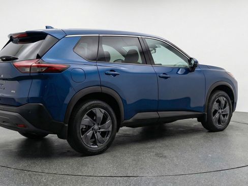 Used 2025 Nissan Rogue SV AWD/4WD image 9