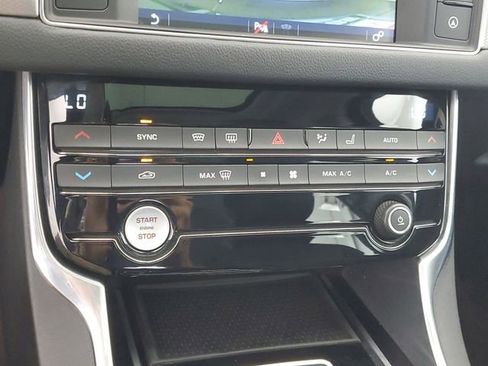 Used 2017 Jaguar XF Prestige AWD/4WD image 29