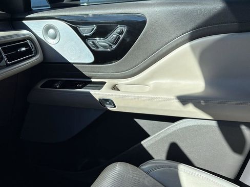 Used 2020 Lincoln Aviator Reserve w/ Equipment Group 202A image 21