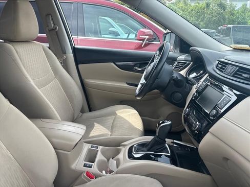 Used 2019 Nissan Rogue SV w/ Premium Package FWD image 19