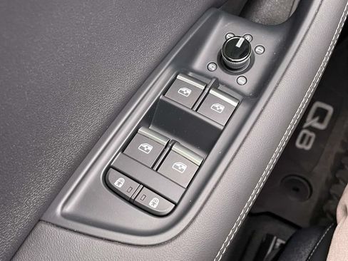 Certified 2025 Audi Q8 Prestige AWD/4WD image 38