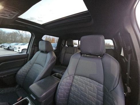 Used 2025 Toyota Tacoma TRD Off-Road image 43