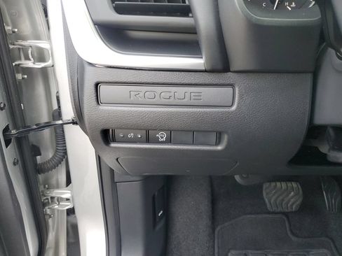 Certified 2025 Nissan Rogue S FWD image 24
