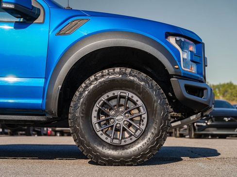 Certified 2019 Ford F150 Raptor w/ Equipment Group 802A Luxury image 9