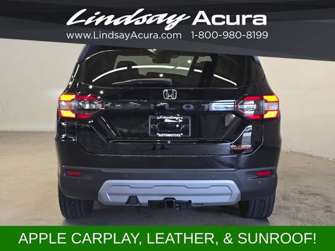 Used 2025 Honda Pilot TrailSport image 6