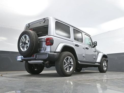 Used 2020 Jeep Wrangler Unlimited Sahara AWD/4WD image 43