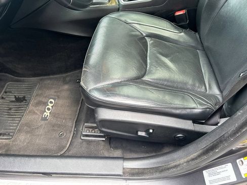 Used 2015 Chrysler 300 C RWD image 20
