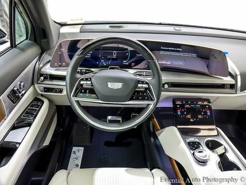 New 2026 Cadillac Vistiq Luxury w/ LPO, Floor Liner Package image 12