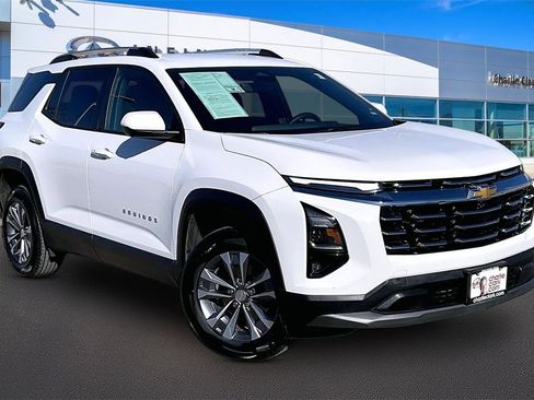 Used 2025 Chevrolet Equinox LT w/ Convenience Package II image 12