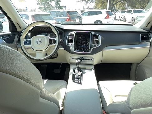 Used 2021 Volvo XC90 T5 Momentum w/ Protection Package Premier image 16