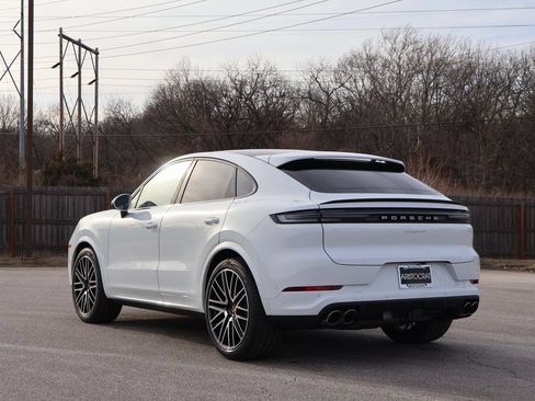Certified 2026 Porsche Cayenne Coupe AWD/4WD image 3