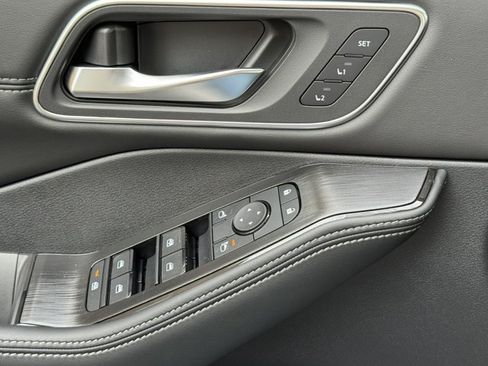 New 2026 Nissan Rogue Platinum AWD/4WD image 12