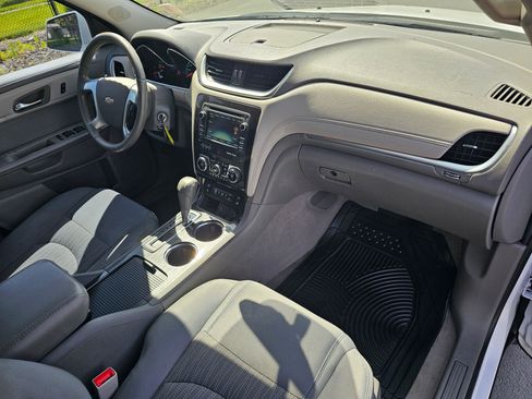 Used 2017 Chevrolet Traverse LT FWD image 11