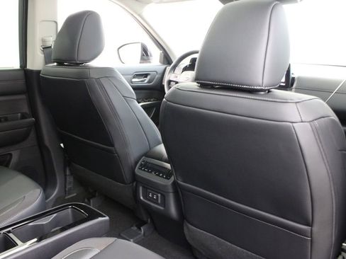 New 2026 Nissan Pathfinder SL w/ SL Premium Package FWD image 20