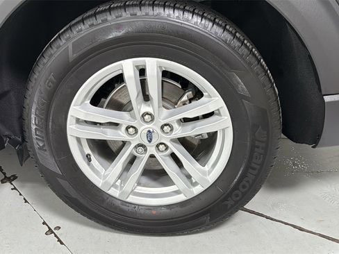 Used 2023 Ford Explorer XLT image 24