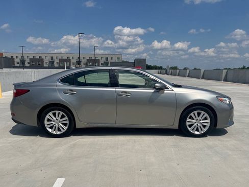 Used 2015 Lexus ES 350 w/ Premium Package FWD image 5
