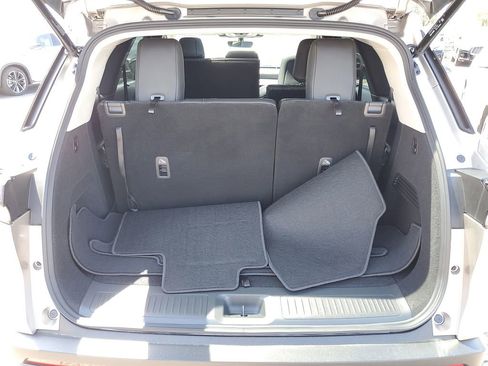 Certified 2025 INFINITI QX60 Luxe image 16