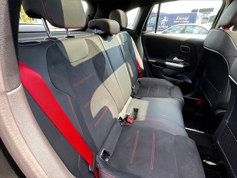 Used 2025 Mercedes-Benz GLA 35 AMG 4MATIC image 19