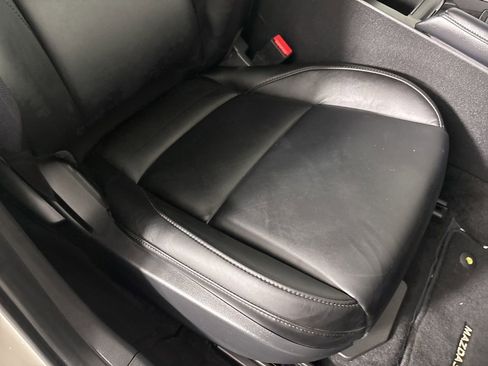 Used 2025 MAZDA MAZDA3 s image 28