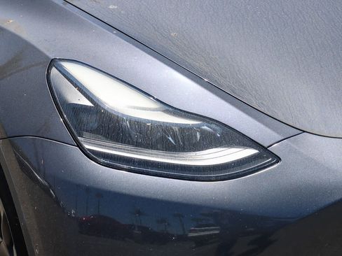 Used 2022 Tesla Model Y Long Range AWD/4WD image 16