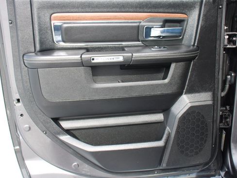 Used 2018 RAM 1500 Laramie image 15