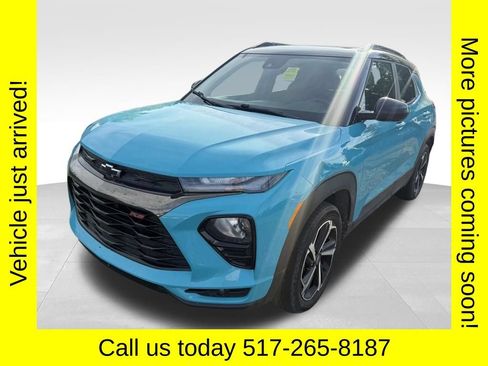 Used 2021 Chevrolet TrailBlazer RS w/ Sun and Liftgate Package AWD/4WD image 2