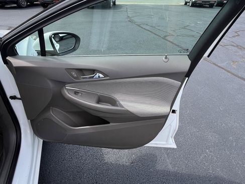 Used 2018 Chevrolet Cruze LT FWD image 30