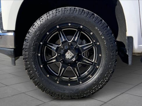 Used 2019 Chevrolet Silverado 1500 LT w/ Texas Edition image 10