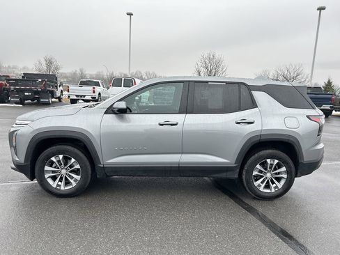 Used 2025 Chevrolet Equinox LT image 4
